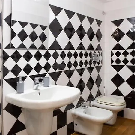 Comfortable Flat In Porta Romana Apartment *