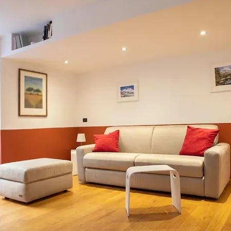 Comfortable Flat In Porta Romana Milan