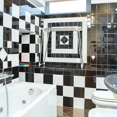Comfortable Flat In Porta Romana דירה