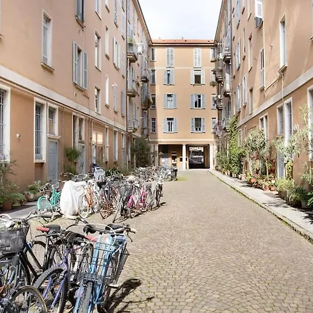 Comfortable Flat In Porta Romana דירה *