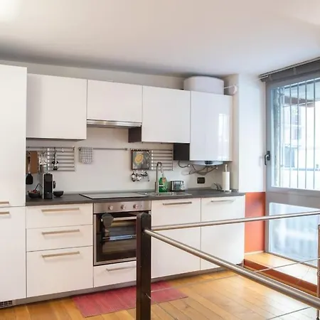 Comfortable Flat In Porta Romana Apartment *