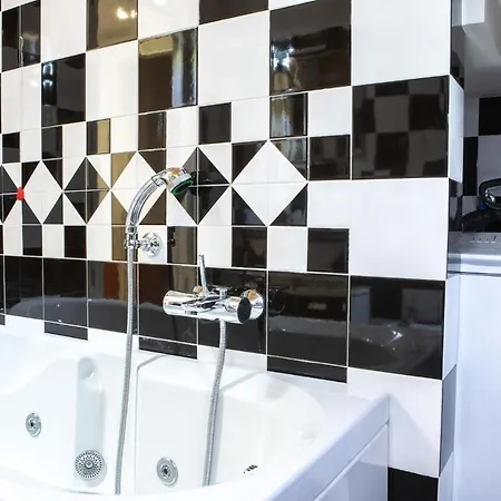 Comfortable Flat In Porta Romana דירה *